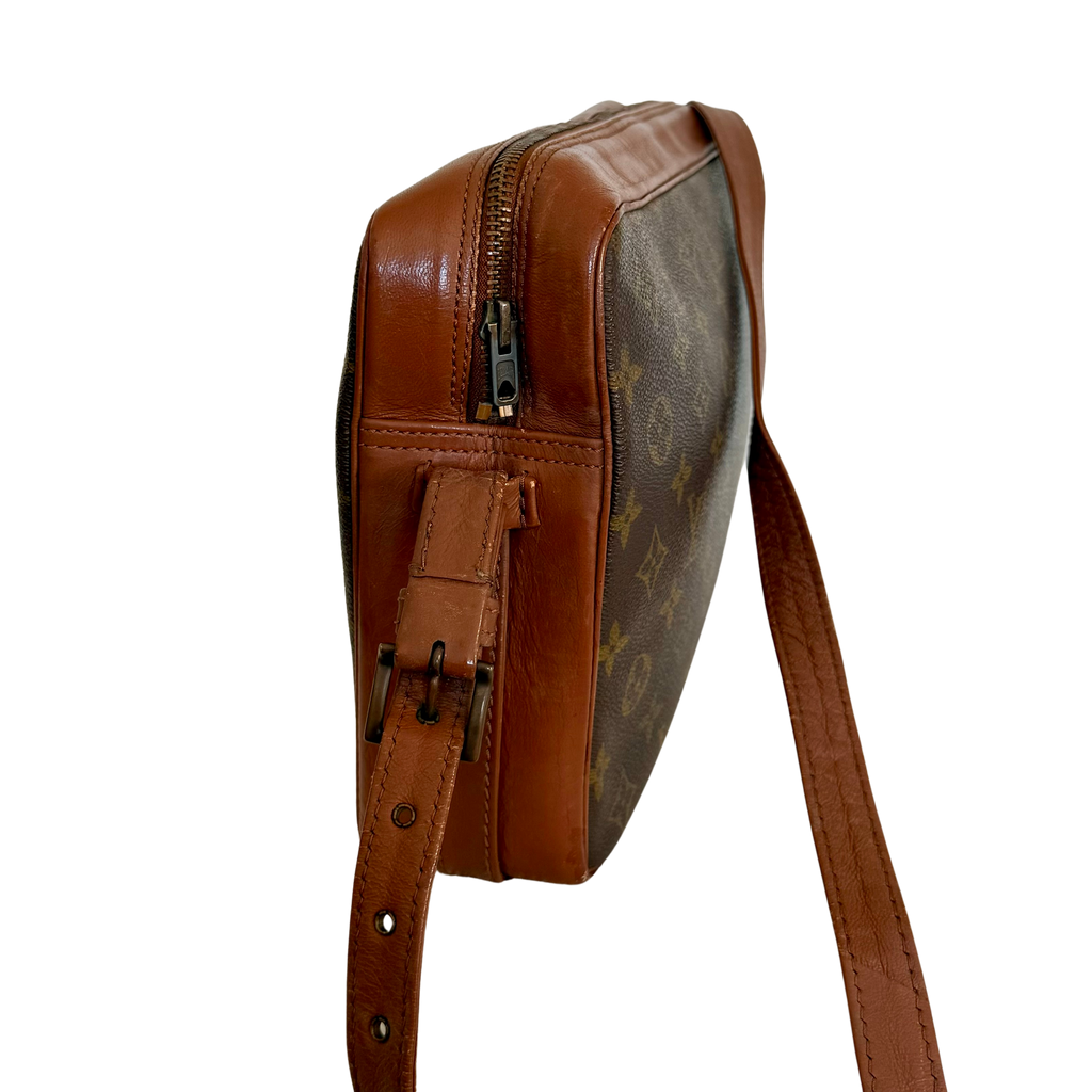 LOUIS VUITTON Monogram Canvas Sac Gibecière GM