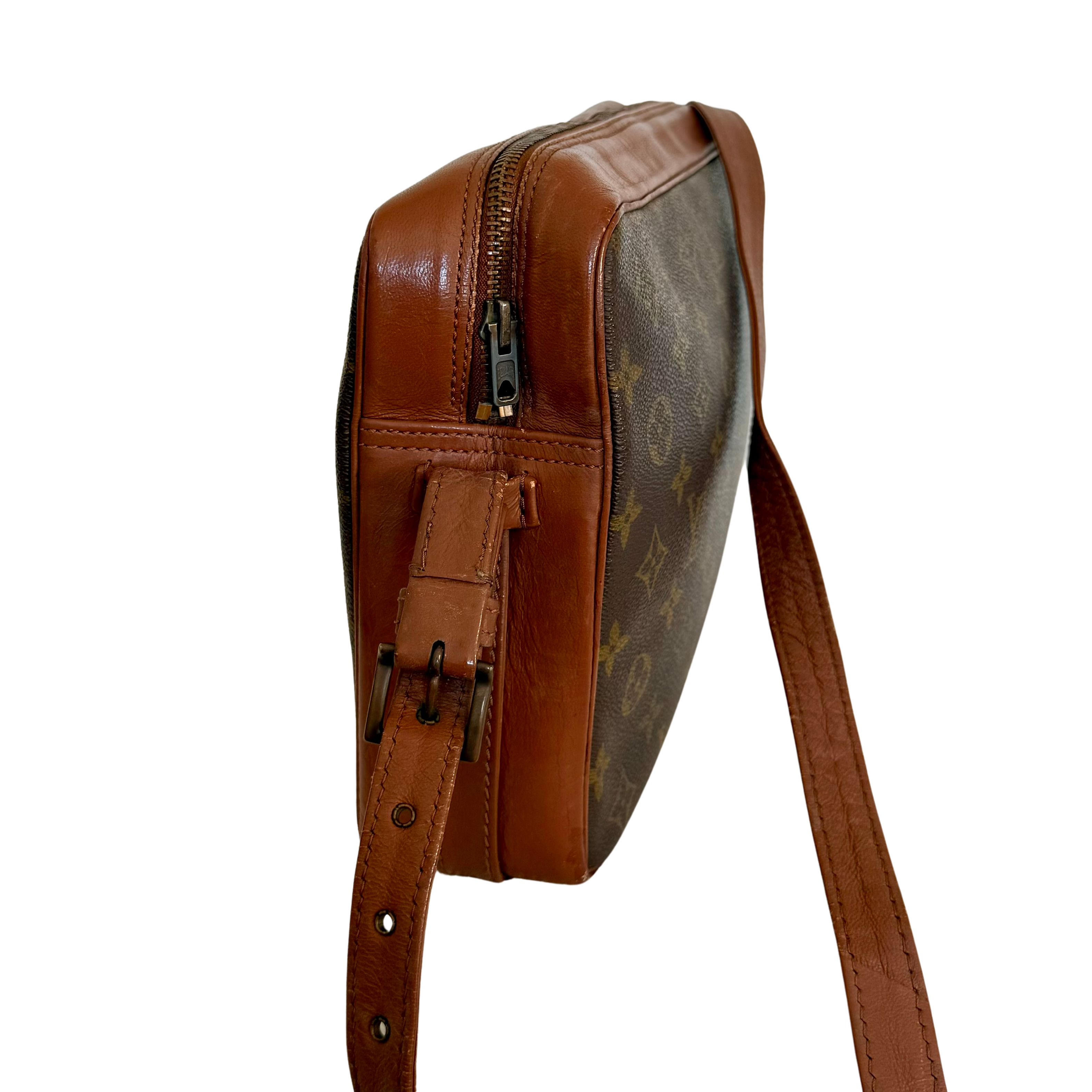 LOUIS VUITTON Monogram Canvas Sac Gibecière GM