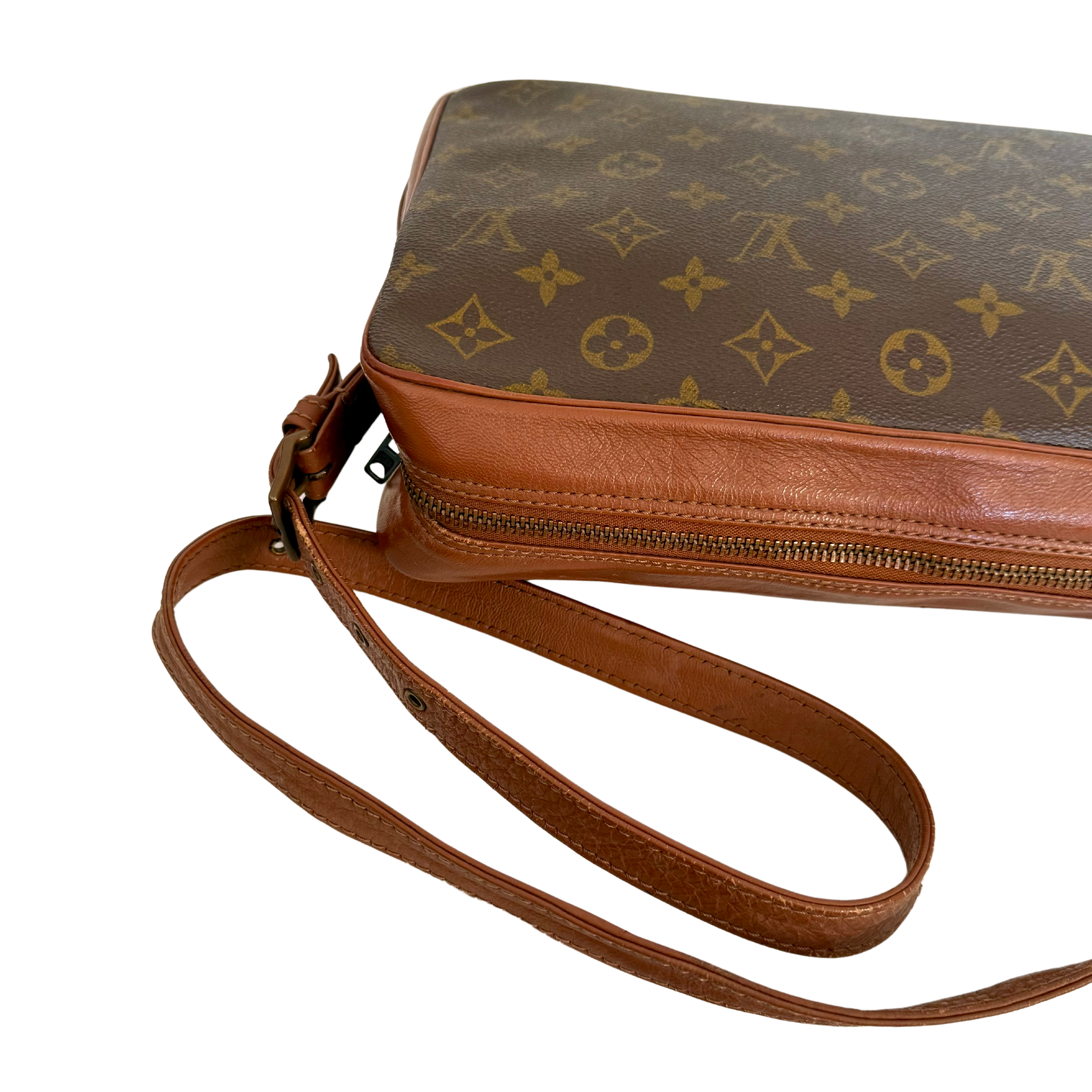 LOUIS VUITTON Monogram Canvas Sac Gibecière GM